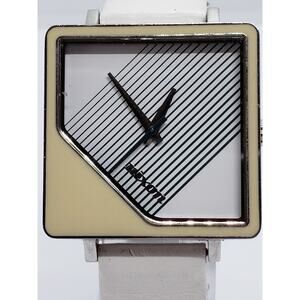 Women's Nixon watch. Modern Love. The Metric Leather. Working watch.